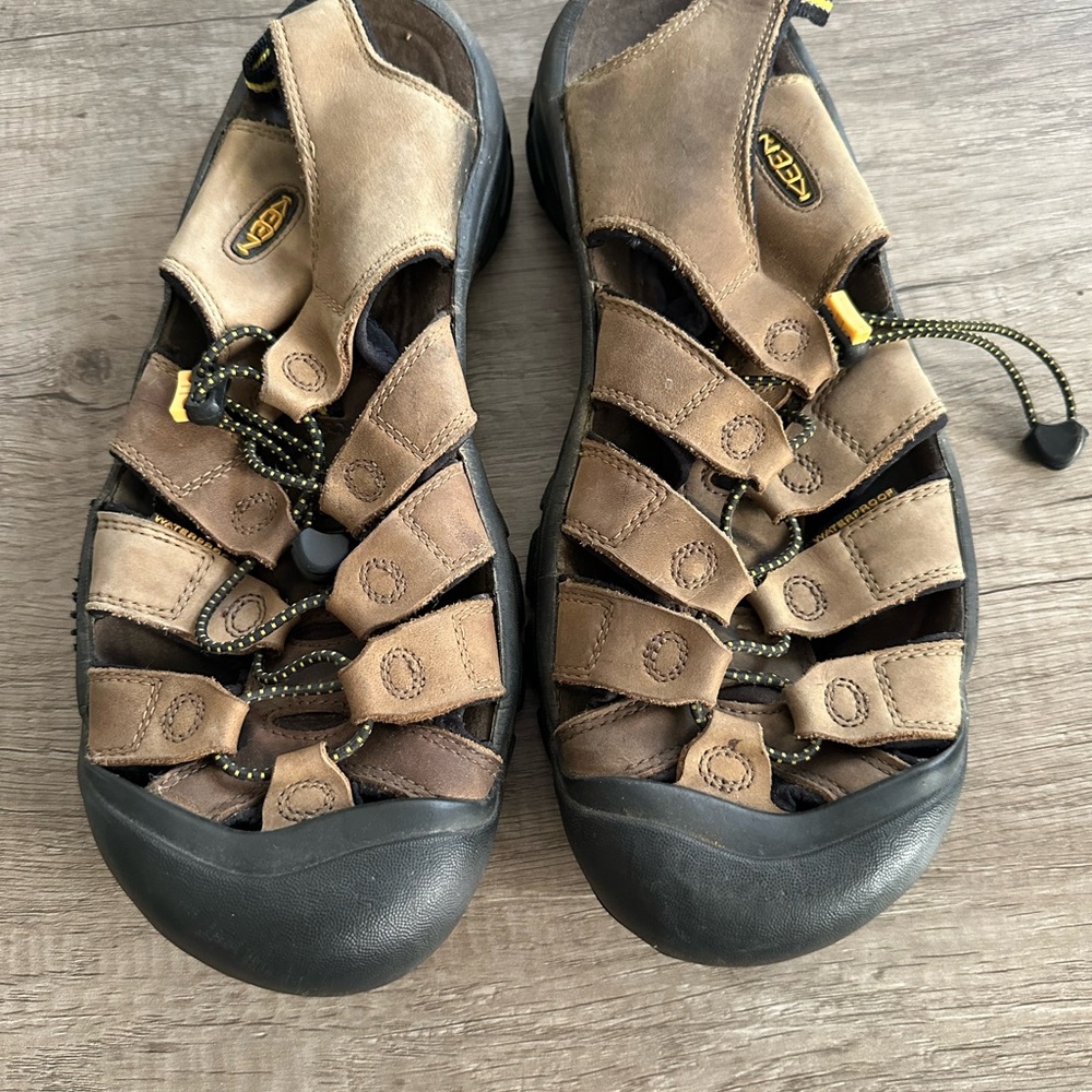Keen Newport H2 Brown Leather Sandals